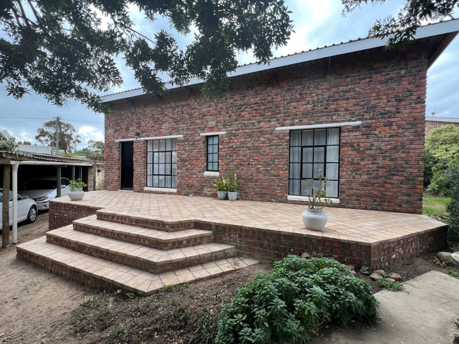 2 Bedroom Property for Sale in Napier Western Cape